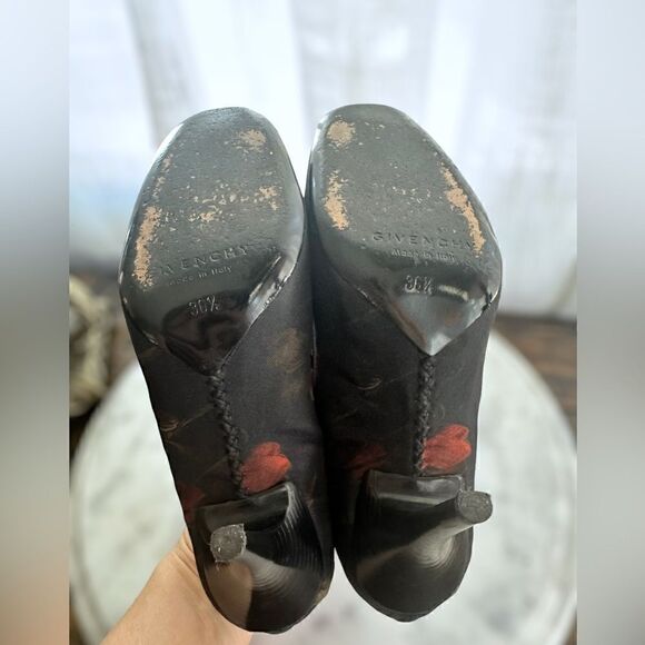AUTHENTIC GIVENCHY FLORAL PUMPS HEELS Size 36.5 - Picture 11 of 16
